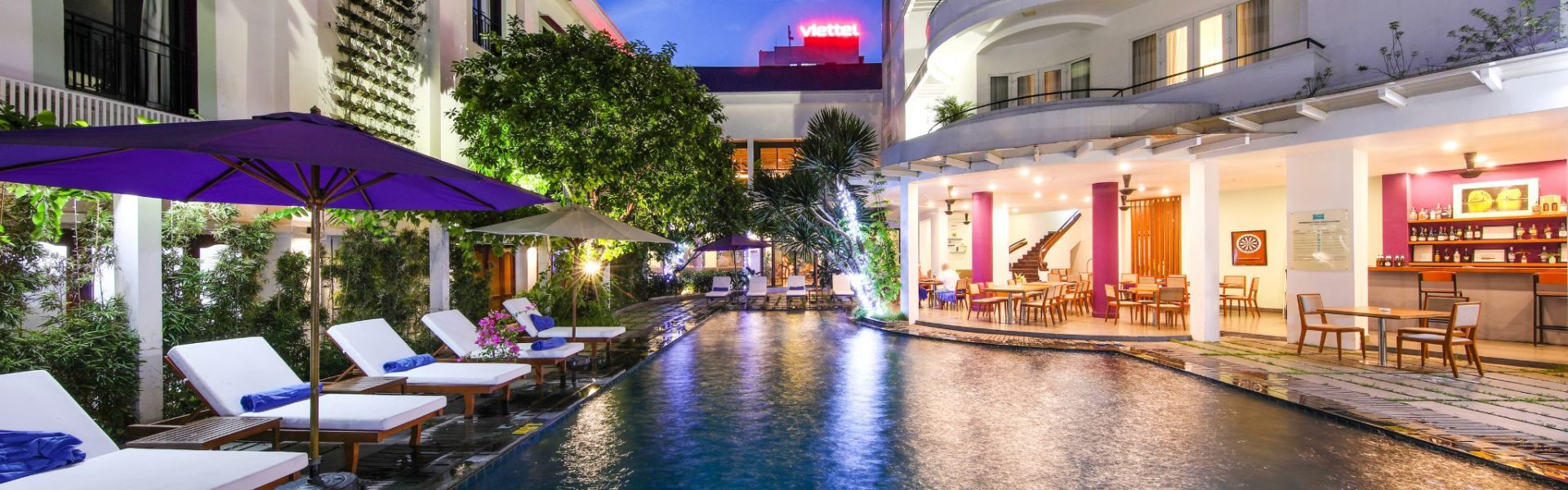 emm hotel huế bể bơi